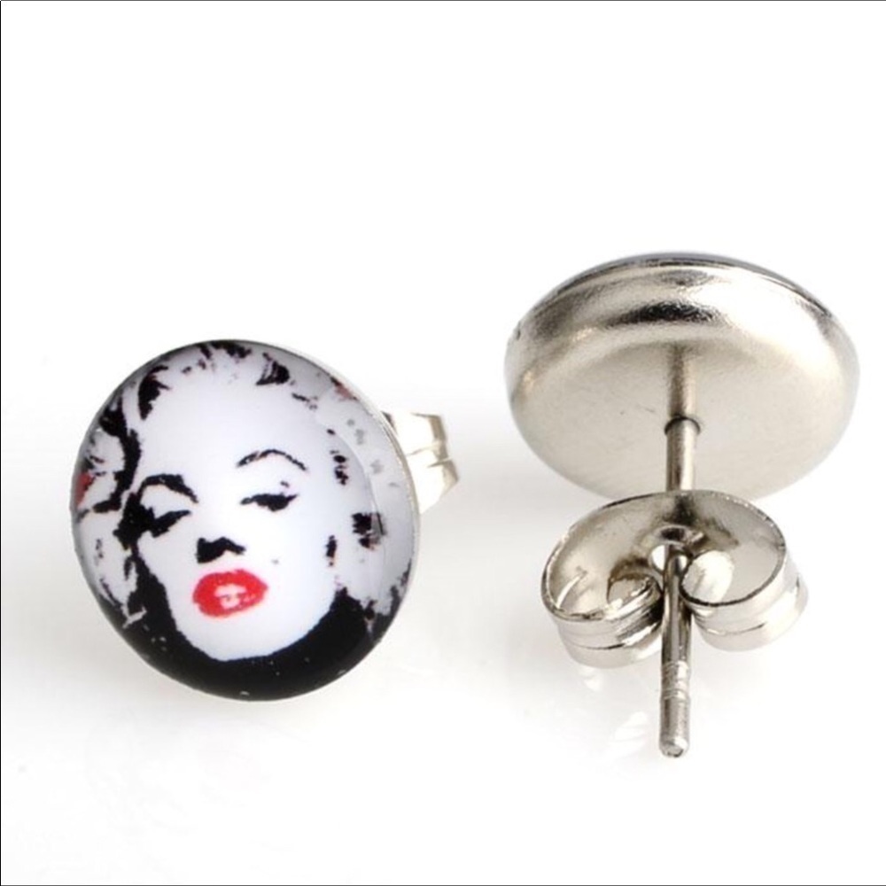 MARILYN MONROE NEW STUD EARRINGS #400